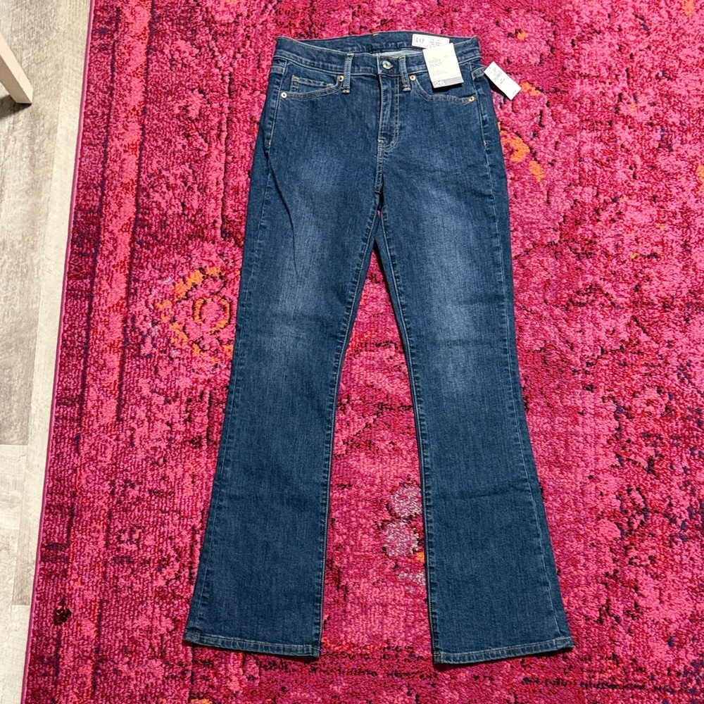 NWT • Gap • mid rise baby boot